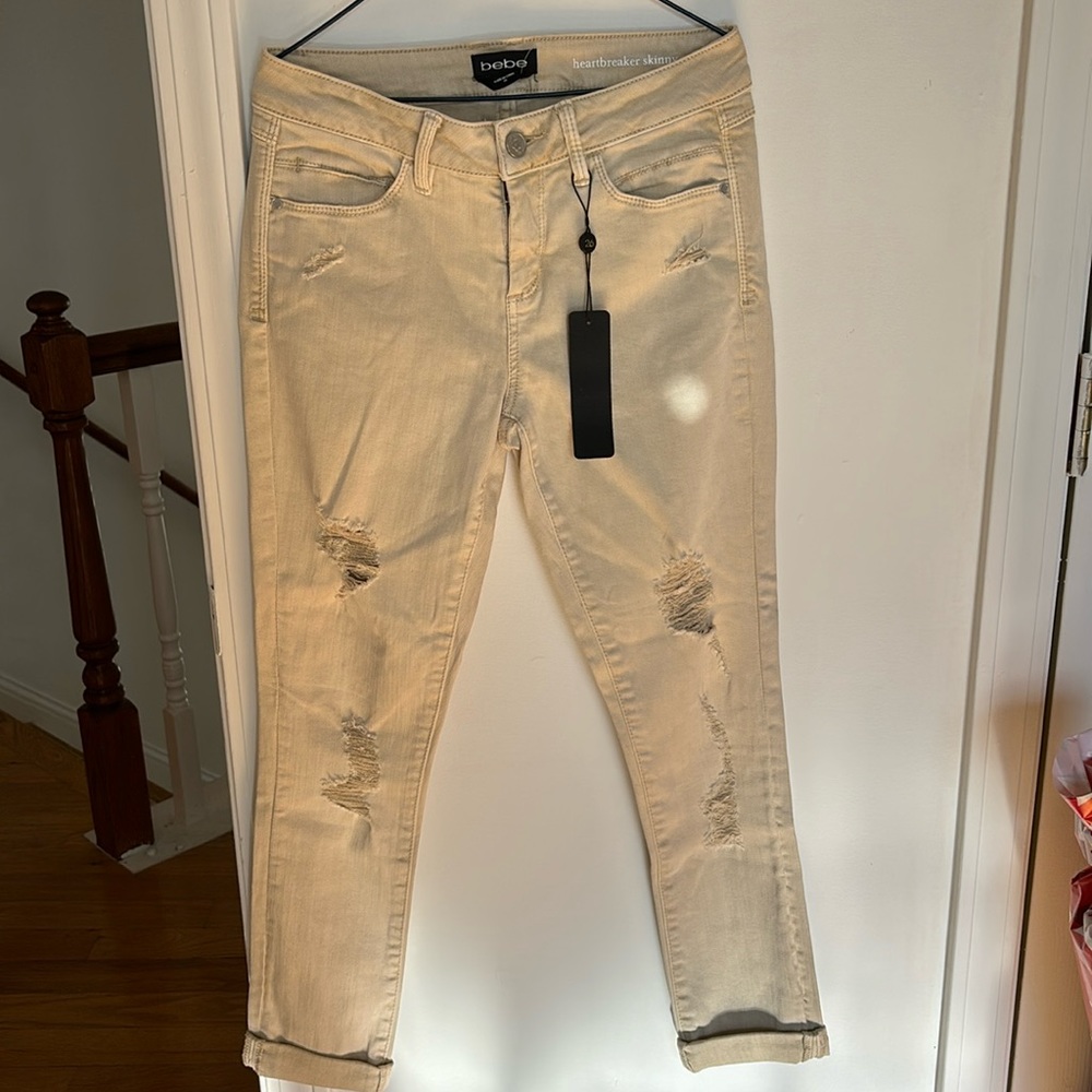 Brand new BeBe khaki stretch Women’s Jeans Ripped Size 26 heartbreak skinny